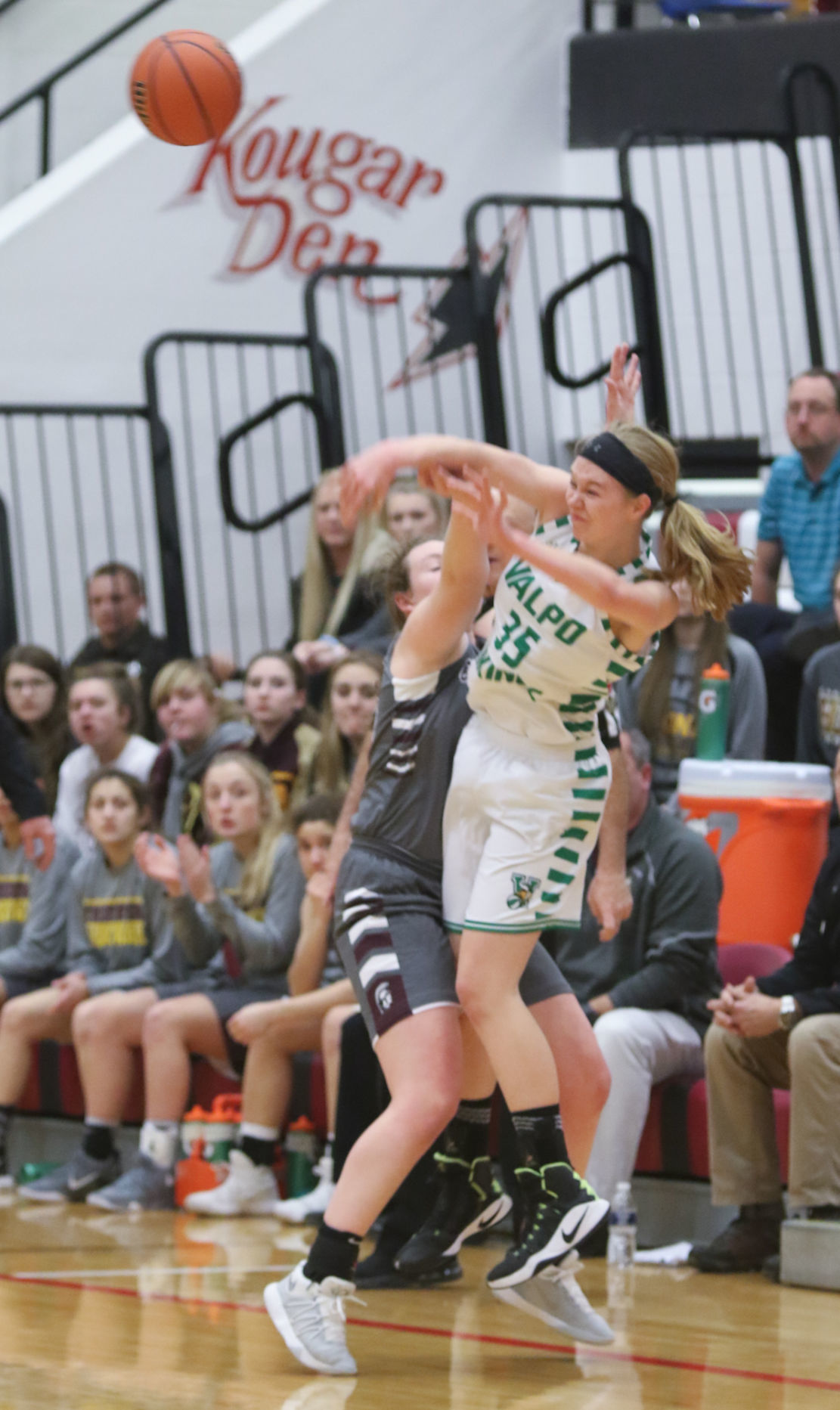 Girls basketball sectional - Chesterton vs. Valparaiso